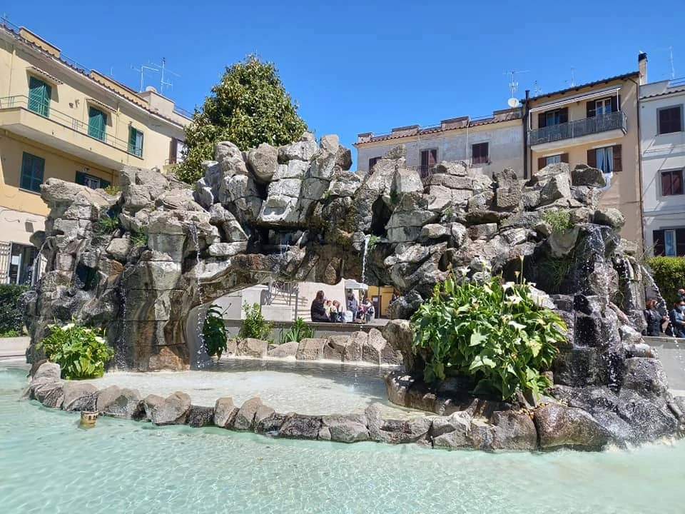 fontana degli scogli lanuvio
