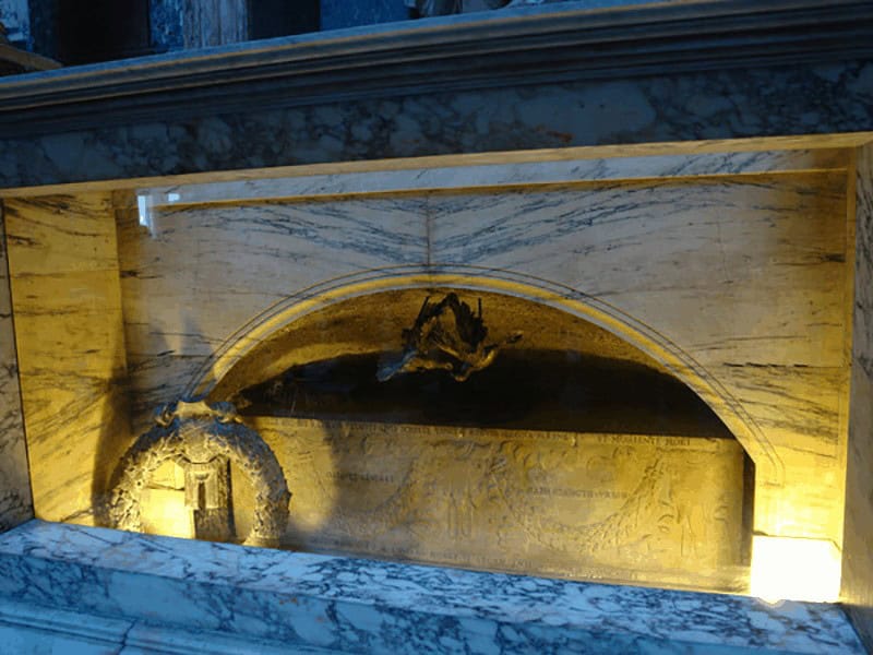tomba-raffaello-roma-pantheon